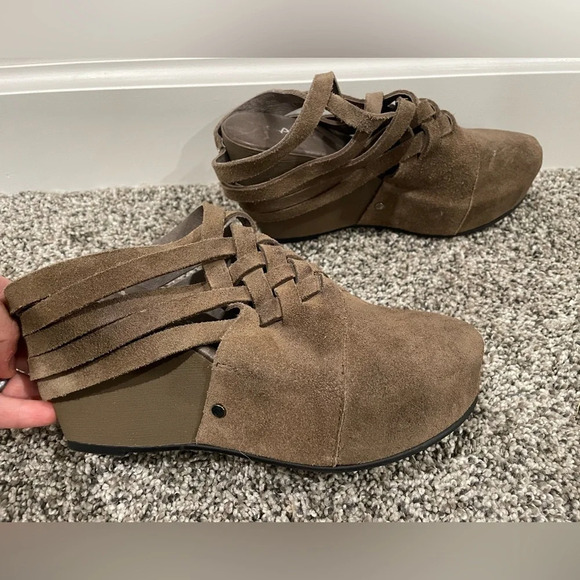 Antelope shoes women's wedged heels, size 37 EU or 6.5 US - Picture 2 of 14